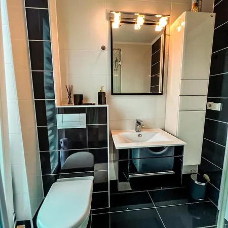 Apartament Opera 3 *